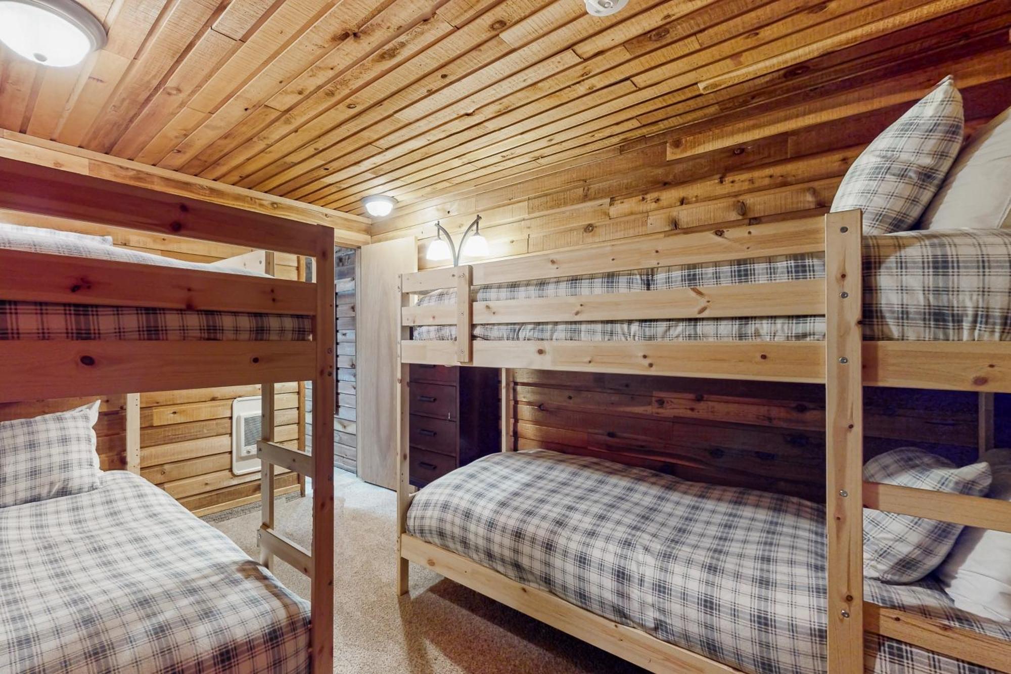 Swiss Haus Villa Government Camp Room photo