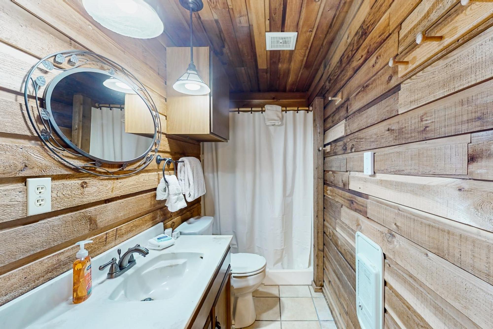 Swiss Haus Villa Government Camp Room photo